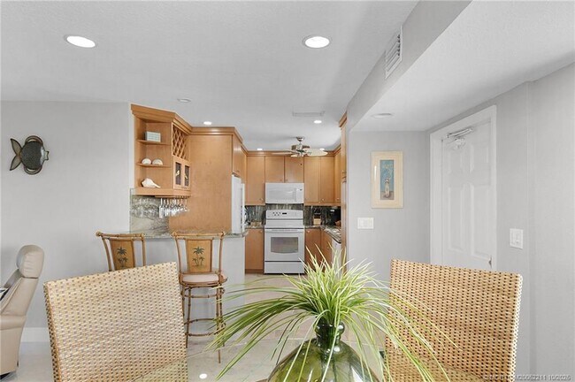 Building Photo - 2375 NE Ocean Blvd