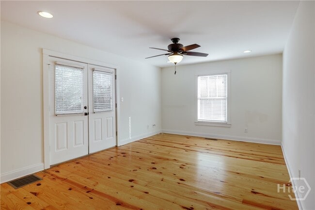 Building Photo - 145 Hendrix Ave