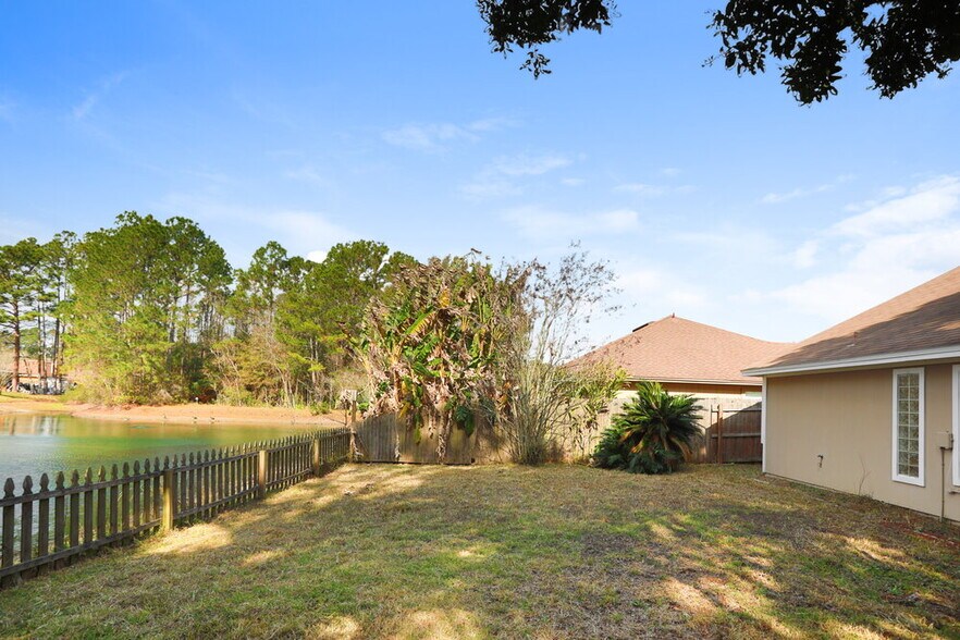 Building Photo - 380 Willow Green Dr