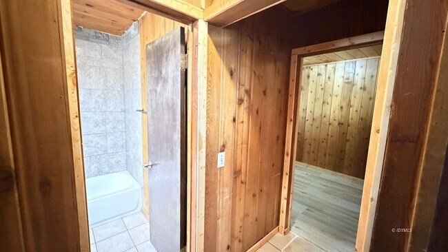 Building Photo - 53510 Country Club Dr