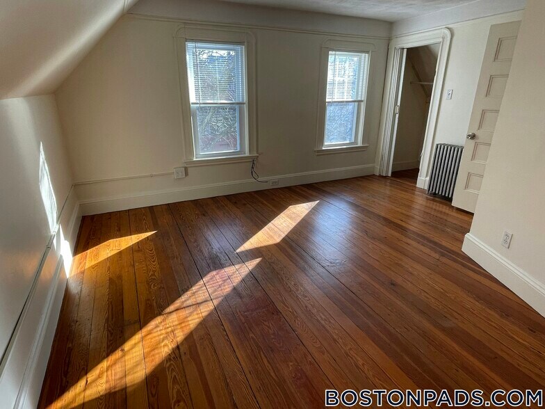 Building Photo - 81 Electric Ave