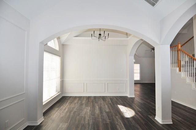 Building Photo - 521 Mustang Ridge Dr