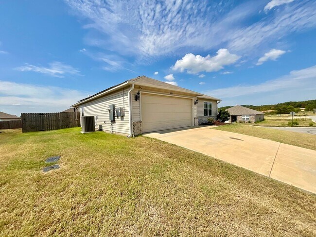 Building Photo - 4401 Olympic Dr