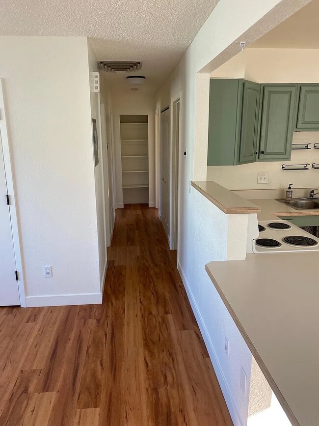 Building Photo - Riverbend Fourplex