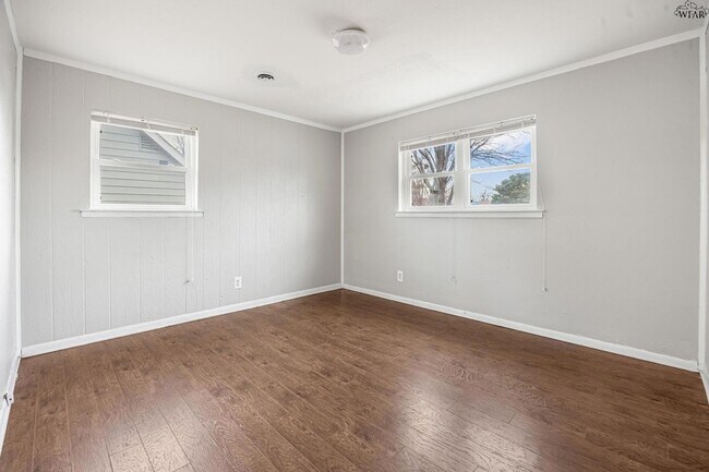 Building Photo - 1811 Deer Park Way