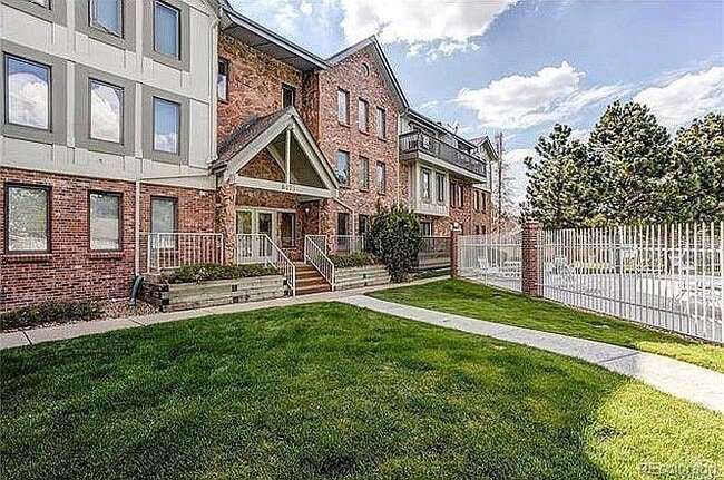Primary Photo - 6475 S Dayton St