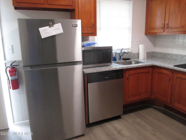 Building Photo - 52D Cambridge Ct