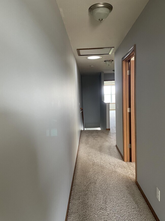 Building Photo - 2650 Millstone Dr