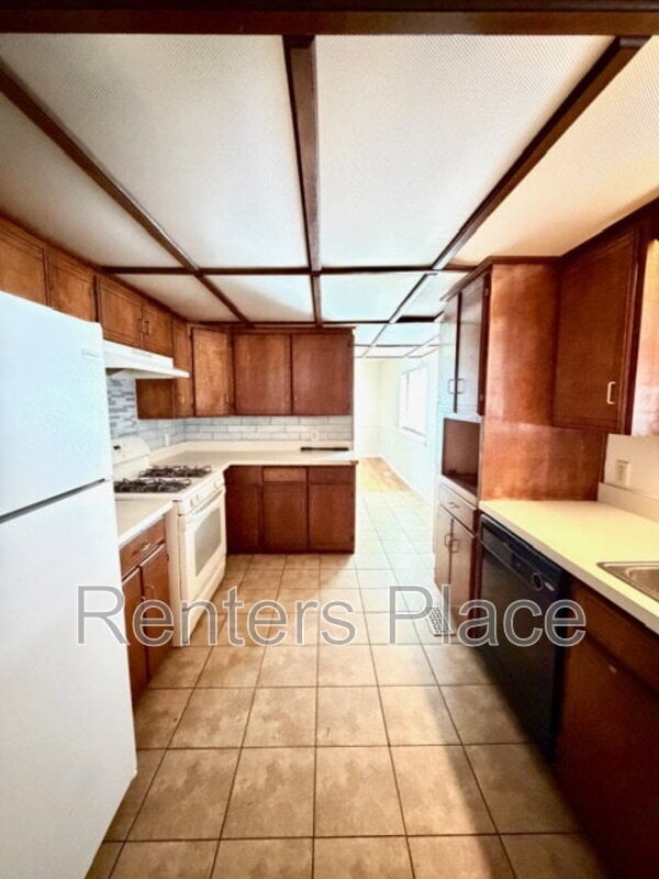 Building Photo - 3548 E King Pl