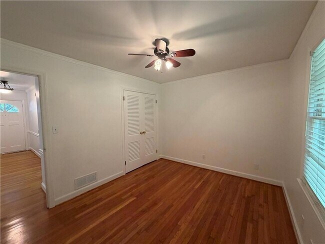 Building Photo - 6651 Castleton Dr NW