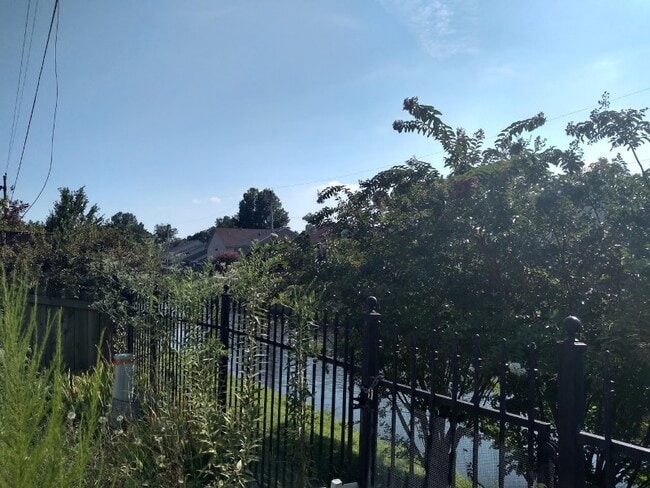 Building Photo - 1685 Beaver Trail Dr