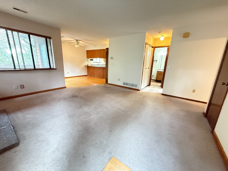 Building Photo - 6262 Willow Ln
