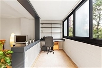 Building Photo - 2 Hawthorne Pl