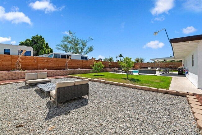 Building Photo - 32300 Shadow Mountain Ln