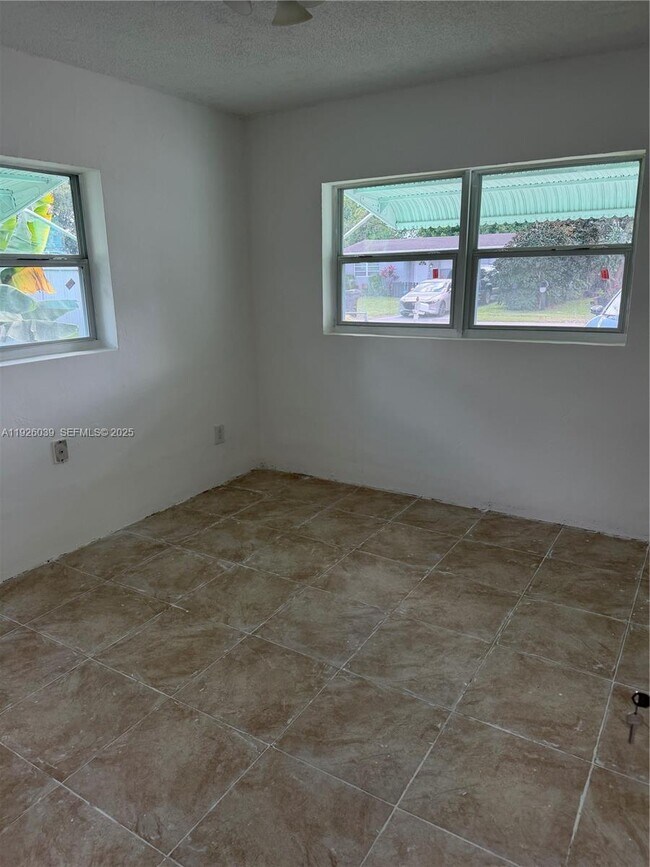 Building Photo - 6239 Grant Ct