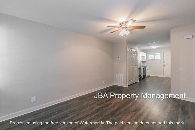 Building Photo - 3515 Selk Ave