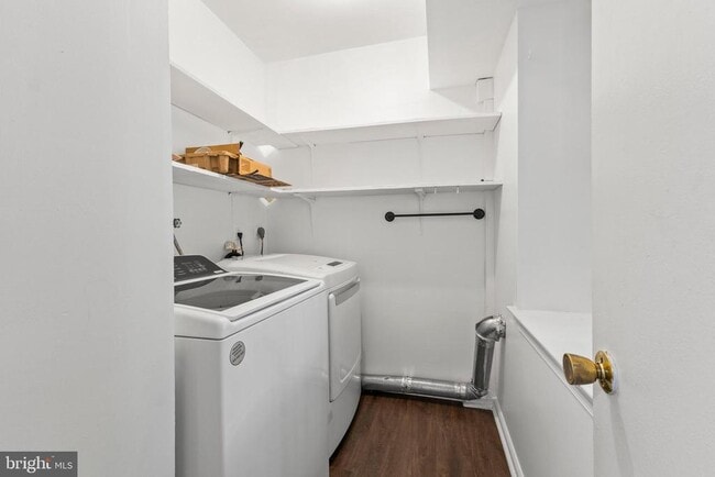 Building Photo - 1578 Yeakel Way