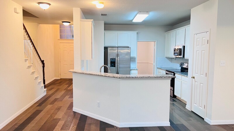 Building Photo - 818 Green Pond Dr