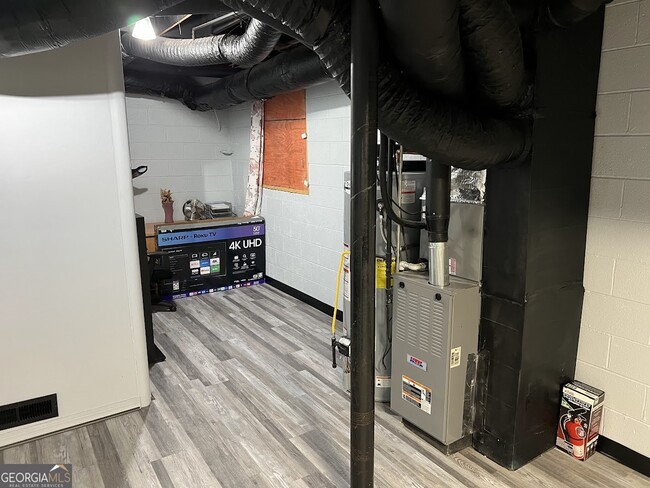 Building Photo - 5741 Wolf Laurel Dr SW