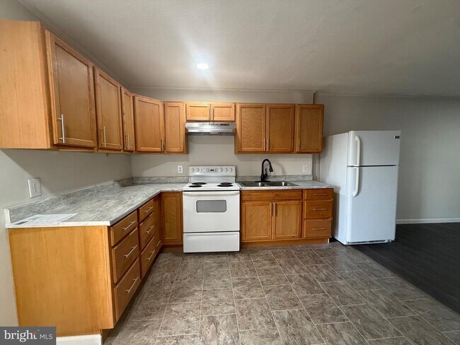 Building Photo - 135 Beeden Ln
