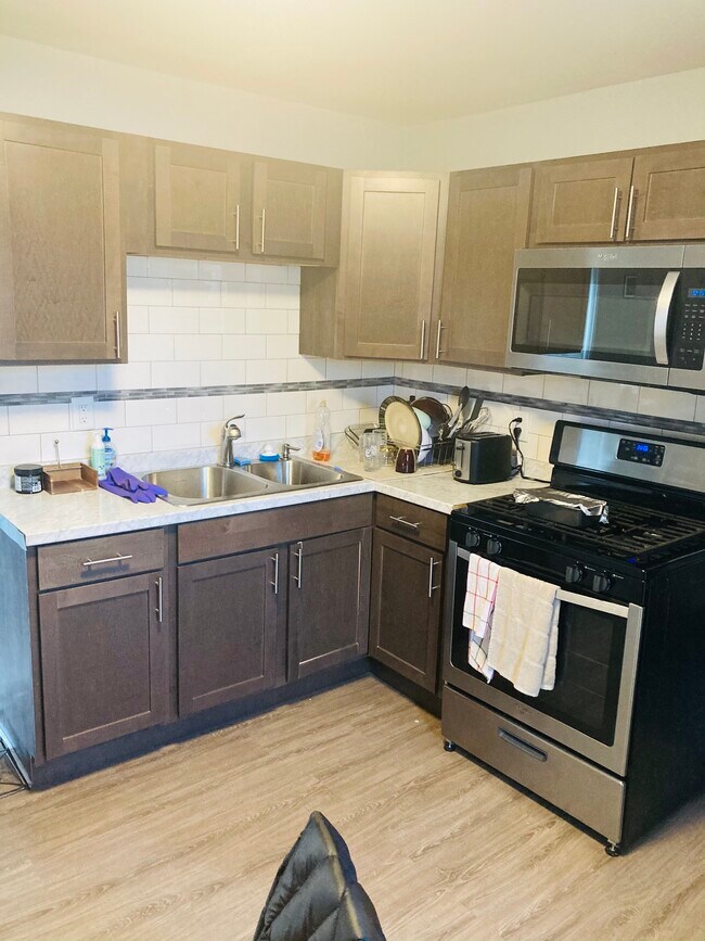 Building Photo - 34 Hickory Street