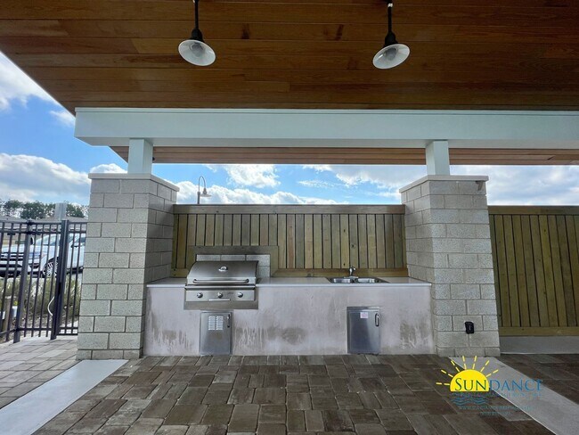 Building Photo - Spacious 4BR Patriot Ridge Home with Community Perks!