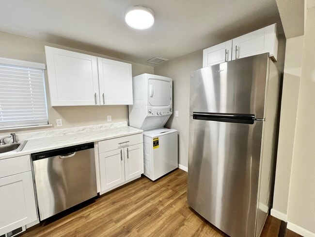 Kitchen 5 - Table Mountain Townhomes