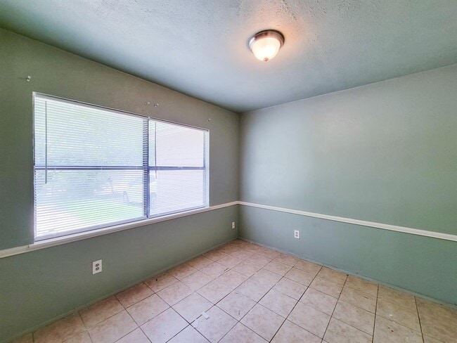 Building Photo - 17423 Ranch Country Rd
