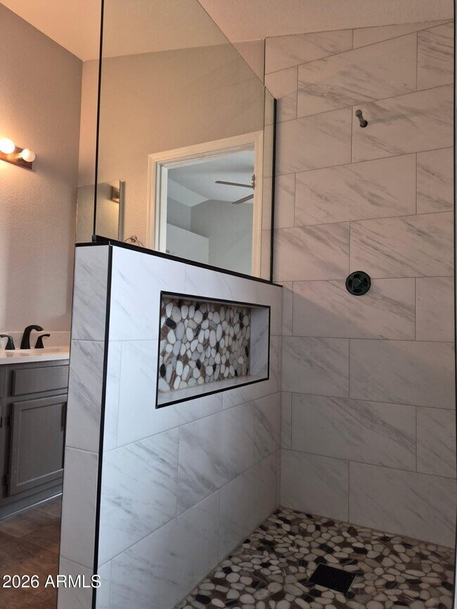 Building Photo - 1777 E Sheffield Ave