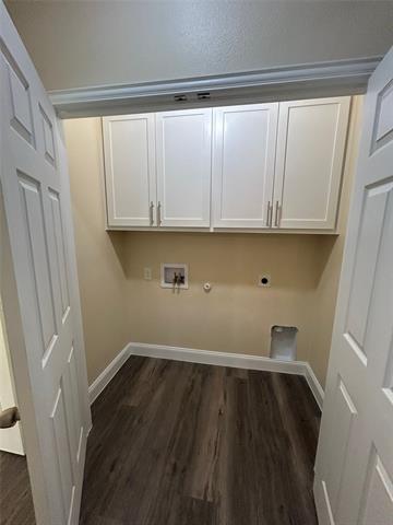 Building Photo - 200 Oak St