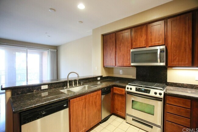 Building Photo - 12664 Chapman Ave