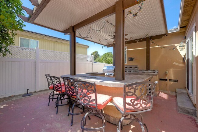 Building Photo - Spacious Rolando Home with Entertainer’s Backyard & Tons of Space!