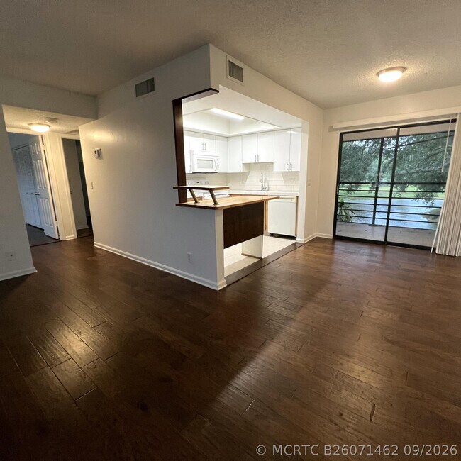 Building Photo - 4205 Oak Terrace Dr