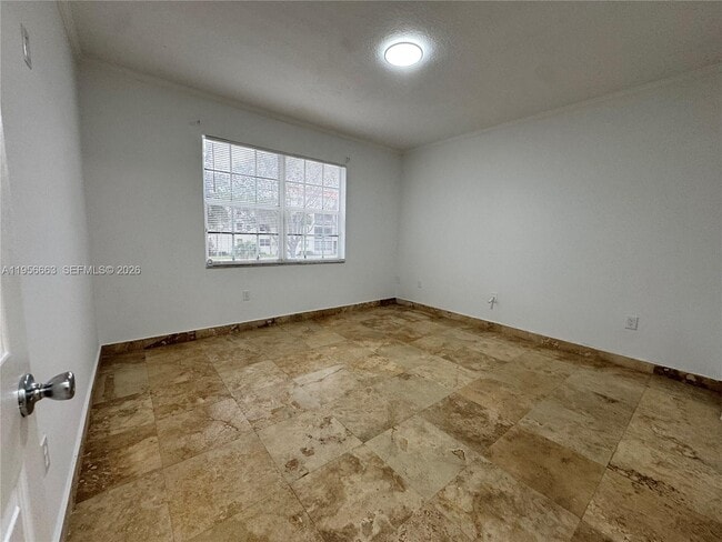 Building Photo - 2404 Belmont Ln