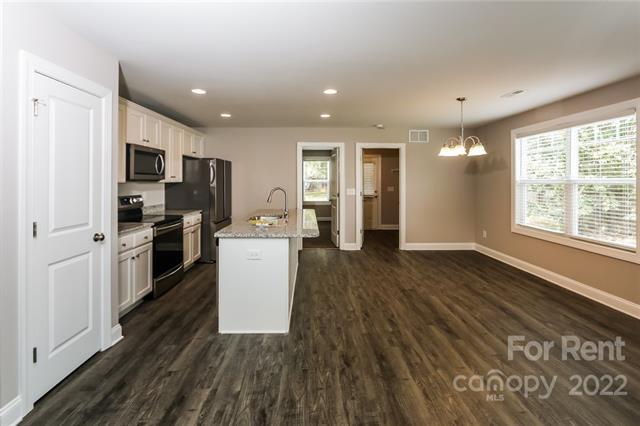 Building Photo - 1 Hickory St SW