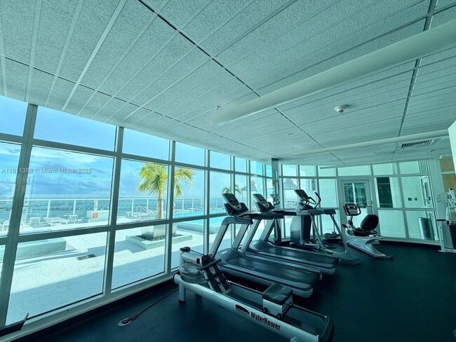 Building Photo - 218 SE 14th St