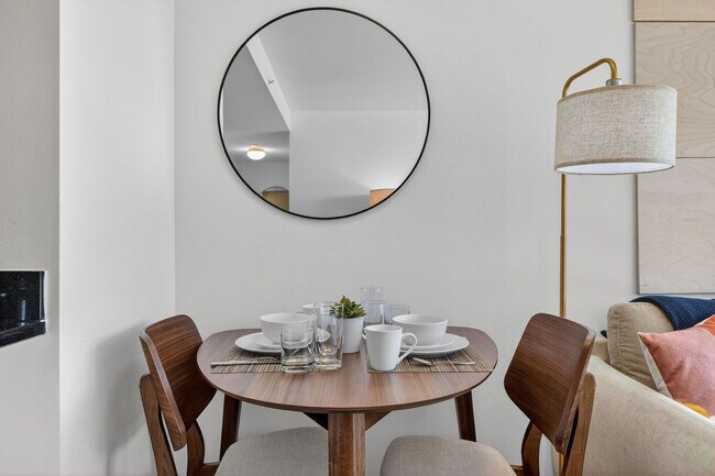 Building Photo - 33 Park View Ave