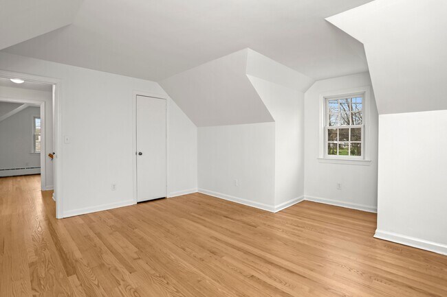 Building Photo - 148 Old Mill Rd