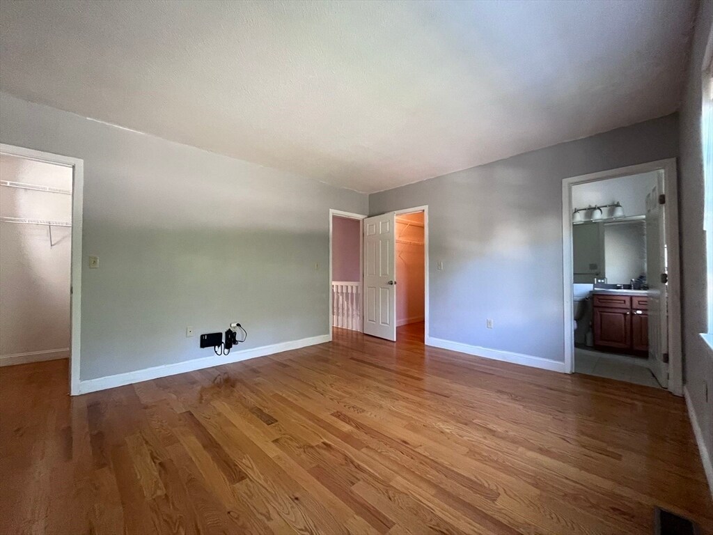 Building Photo - 651 Brookside Dr
