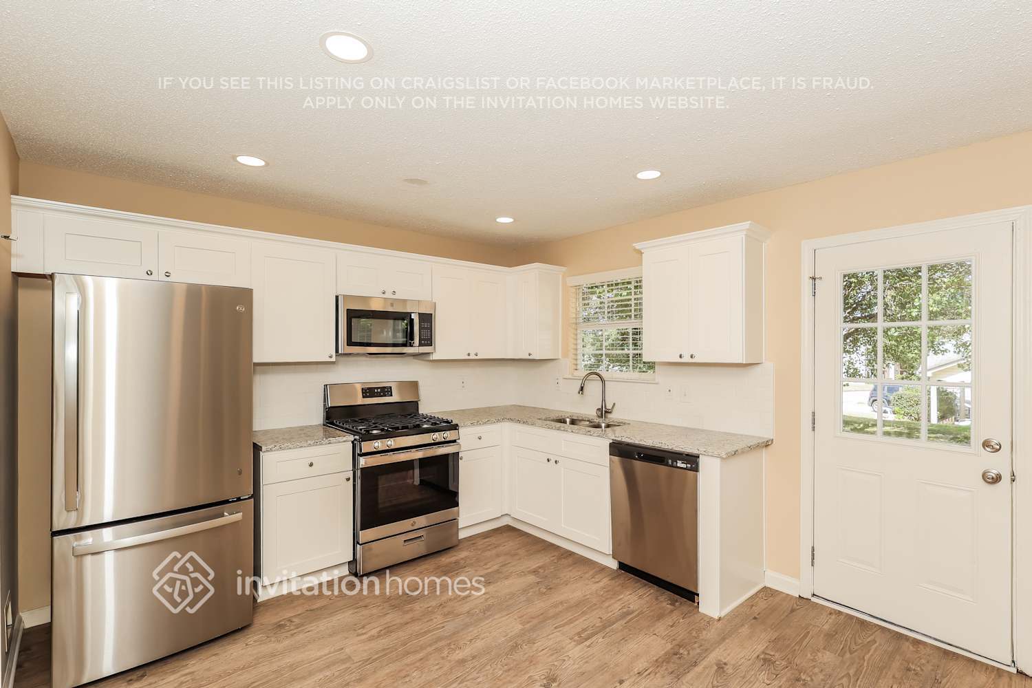 Building Photo - 2992 Knoll View Pl