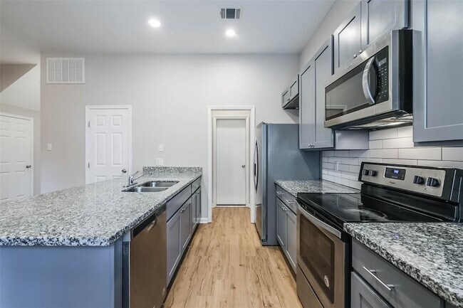 Building Photo - 3207 Avenue O