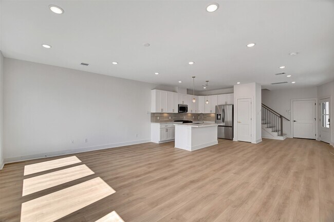 Building Photo - 3630 Amos St