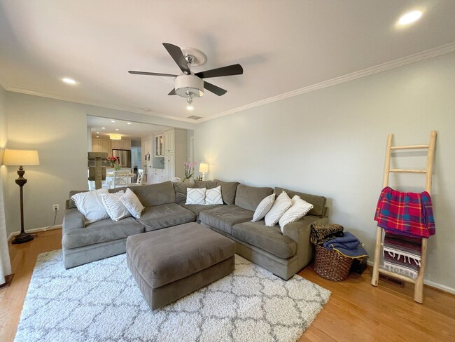 Building Photo - Leesburg Country Club 4 Bed 3.5 Bath SFH F...