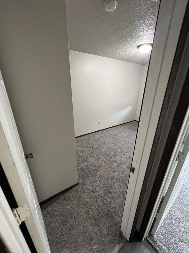 Building Photo - 3 bedroom apartment-NW Ames close to Sawyer Elementary-no pet fees