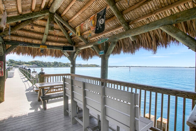 Building Photo - 1600 NE Dixie Hwy