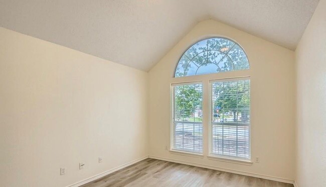 Building Photo - 5500 Archwood Ln