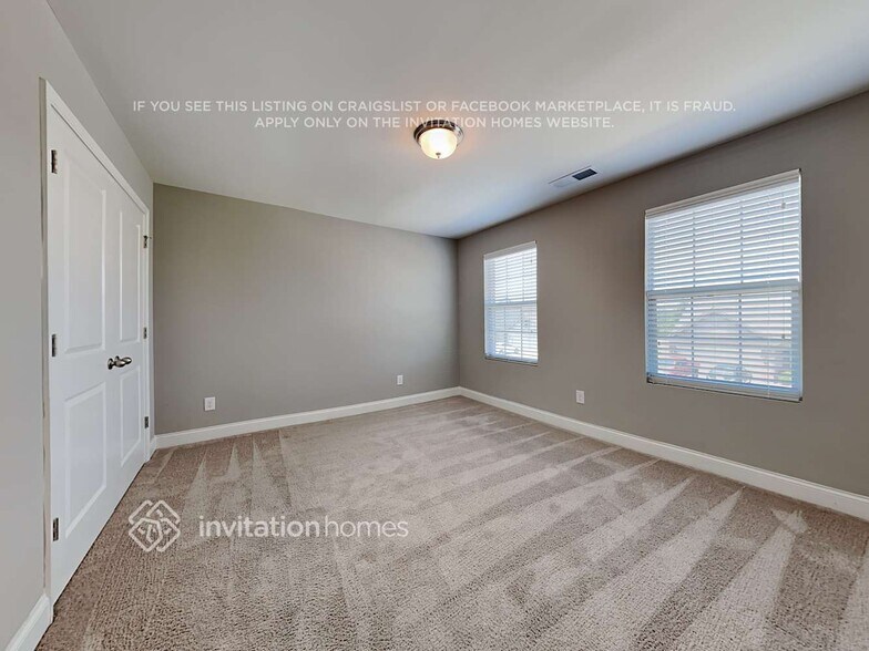 Building Photo - 5338 Roberta Crossing Dr