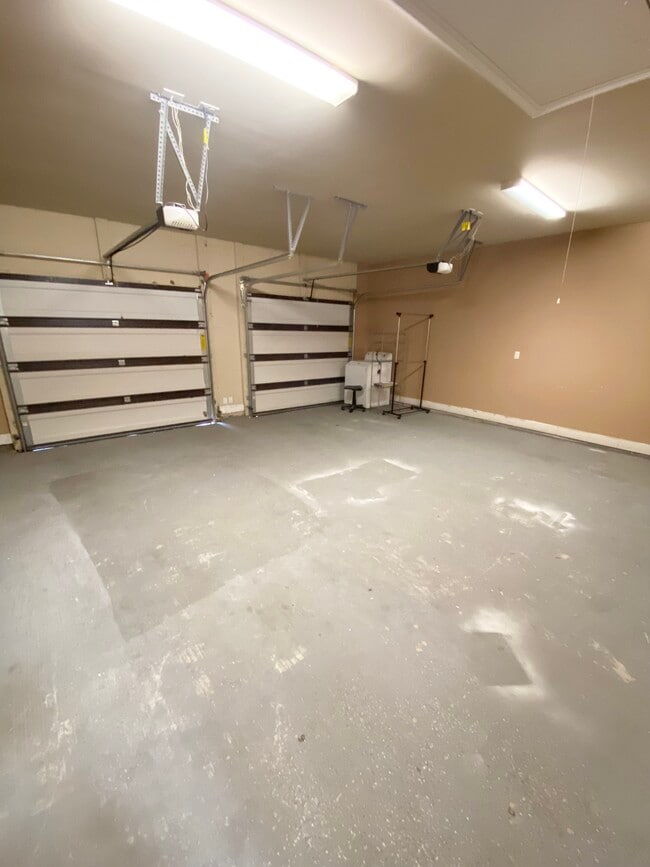 Building Photo - 103 Wood Moss Wy