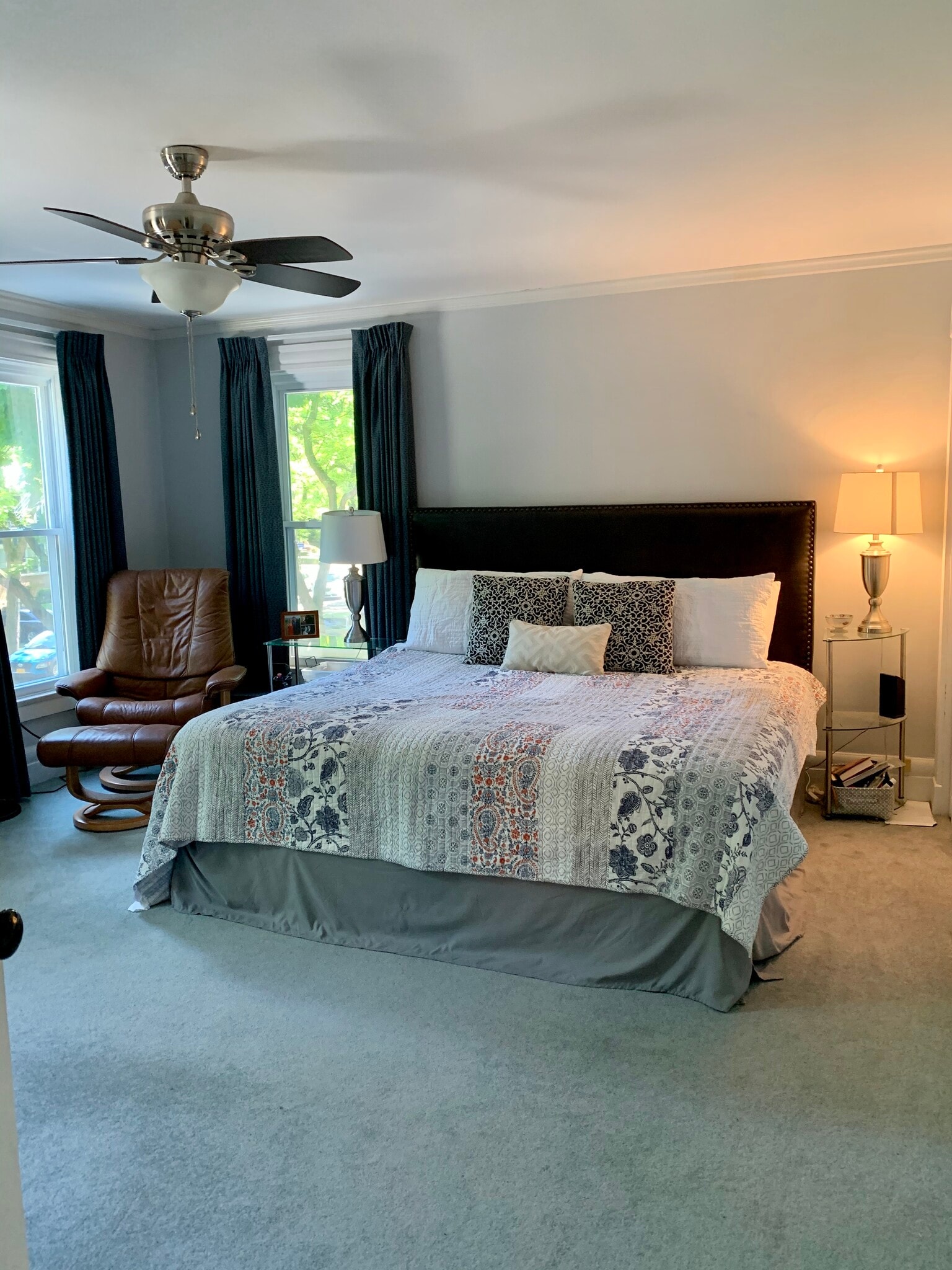 Master bedroom with private bathroom and heart shaped jacuzzi tub - 457 Park Ave