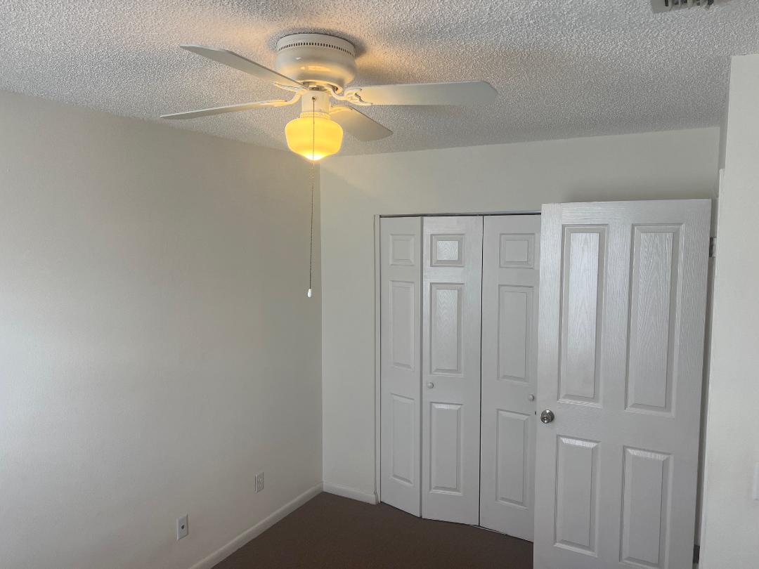 Building Photo - 12325 Villager Ct